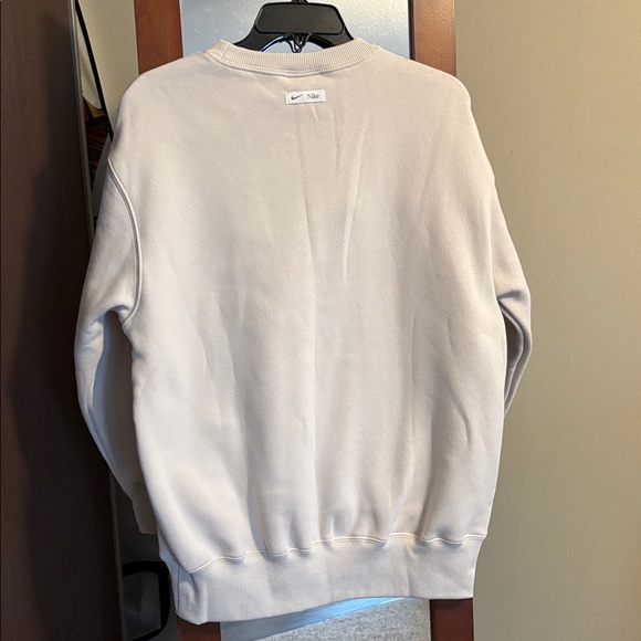 NWT Nike Women’s Crewneck Size XS - Picture 6 of 8